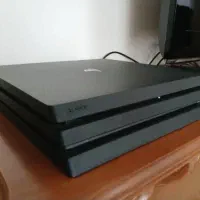 ps4 pro با دو دسته