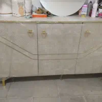 تعدادی وسایل منزل به دلیل مهاجرت به فروش میرسد