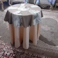 میزگرد کنار سالنی