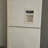 یک عدد یخچال کاملا سالم