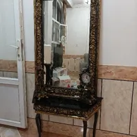 آینه و میز قدی