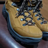 کفش کوهنوردی دخترانه سایز۳۸