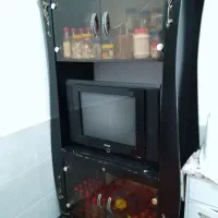 دوچرخه، وتلویزیون ومیز تلویزیون تمیز وسالم