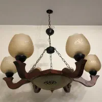 یک عدد لوستر ۸ شعله چوبی|لوستر و چراغ آویز|تهران, استخر|دیوار