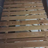 تخت با چوب نراد