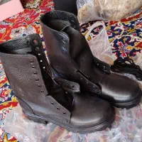 لباس سربازی و پوتین|لباس|اراک, |دیوار