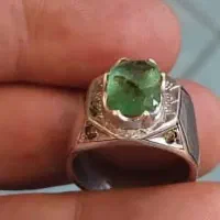 به خاطر احتیاج مالی زمرود پنج شیر باالماس