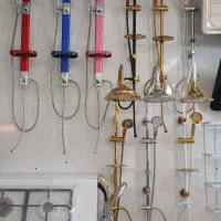 دوش حمام و فلاش تانک