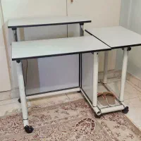 میز کامپیوتر چرخ دار سالم با سه راهی متصل شده