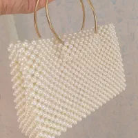 کیف مرواریدی|کیف، کفش، کمربند|اصفهان, باغ نگاره|دیوار