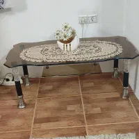 میز عسلی و جلو مبلی شیشه ای کاملا سالم