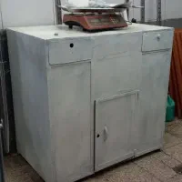 میز آهنی محکم
