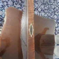 سنتور دارای شماره سریال و تاریخ تولید .ومهر سازنده