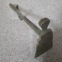 مجسمه قدیمی عتیقه و قندشکن|کلکسیون اشیاء عتیقه|قم, باجک یک|دیوار