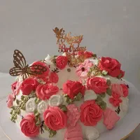 کیک تولد بالای ۱ کیلو