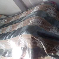 یک پرده نو دارم بدون پارگی