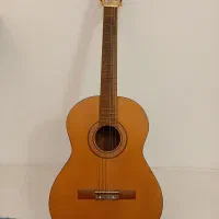 گیتار یاماها خیلی تمیز ونو به همراه کیف