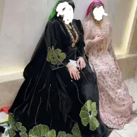 اجاره و فروش گالری لباس محلی بیش از شصت دست لباس
