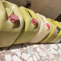 6 عدد گالن و 1 بشکه