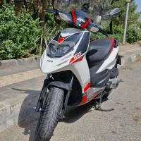 آپریلیا sr150