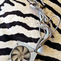 پاور 600 وات گرین خازن ژاپنی GP600A-EU