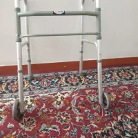 واکر چرخ دار