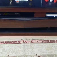 میز تلویزیون رنگ قهوه ای براق
