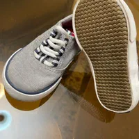 کفش و کلاه و پیشبند|کفش و لباس بچه|تهران, گلستان (شهرک راه آهن)|دیوار