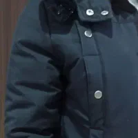 به یک برشکارحرفه ای و قیچی کارحرفه ای مانتو