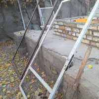 دو عدد درب آهنی و تعدادی شیشه سکوریت|مصالح و تجهیزات ساختمان|نیشابور, فضل|دیوار