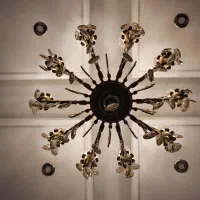 لوستر برنز اصیل و سنگین‌وزن، مدل سلطنتی