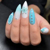 دنبال ناخن خاص با هزینه مناسبی