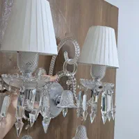 یک عدد  چراغ دیواری باکاراد