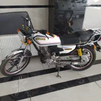 موتور سیکلت ۲۰۰تخت پیشرو مدل ۴۰۴