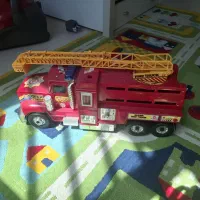 ماشین اتش نشانی و هواپیما