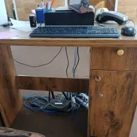 میز اداری مخصوص دانش آموز و داشنجو