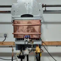 دو عدد آبگرمکن دیواری بوتان 3215 و 3115