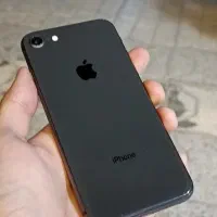 اپل iPhone 8 با حافظهٔ ۲۵۶ گیگابایت