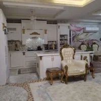 خانه نوساز مرکز شهر دور میدان