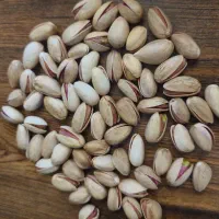 پستهٔ تمام‌ خندان امسالی رسید