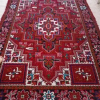 یک عدد فرش ۶ متری تازه از دار افتاده