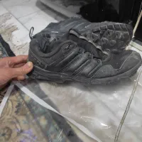 کتونی اورجینال ادیداس سایز ۴۶ اصلی