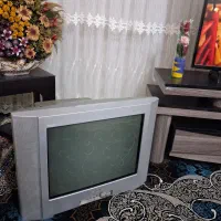 تلویزیون قدیمی سونی به همراه گیرنده دیجیتال