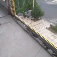 فروش دو عدد پنجره آلومینیمی ترمال طلایی رنگ