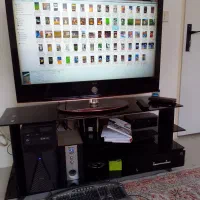 میز و تلوزیون