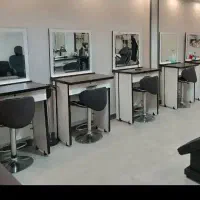 میز آیینه دار و دستگاه تتو