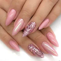 خدمات کاشت ناخن با بهترین متریال