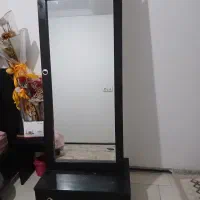 تخت دو نفره همراه اینه قدی