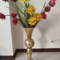 گل و گلدان