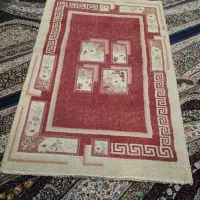 دوتا فرش کوچک یکی کرم ودیگری قرمز